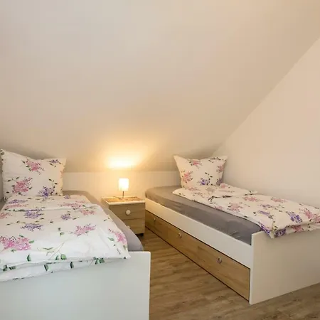 Apartment An Der Burg Namedy *