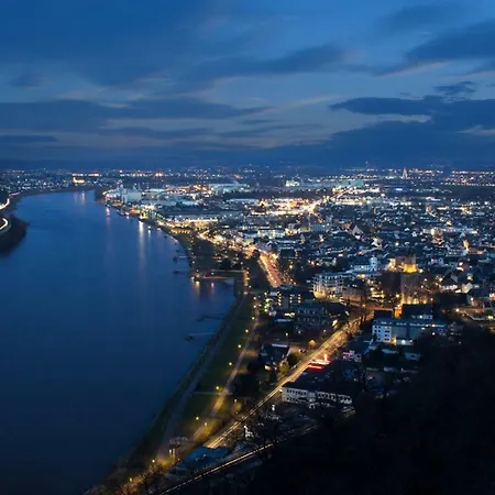 アパート An Der Burg Namedy アンダーナッハ